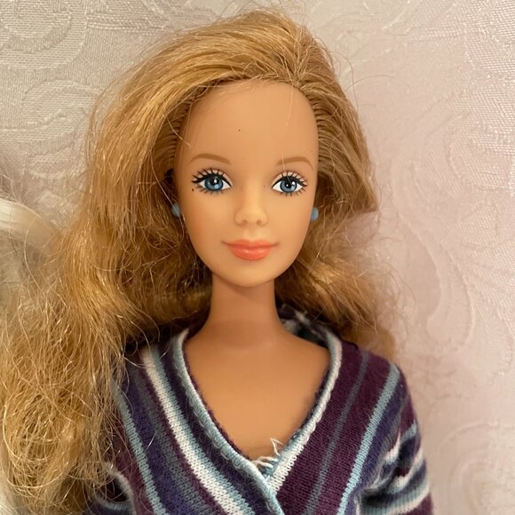 Vintage Barbie and Teresa Dolls - Lot of 3 - Picture 4 of 16